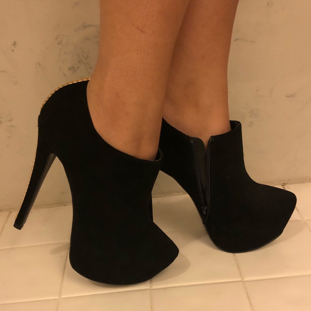 Steve Madden Vilocity - Suede Platform Booties